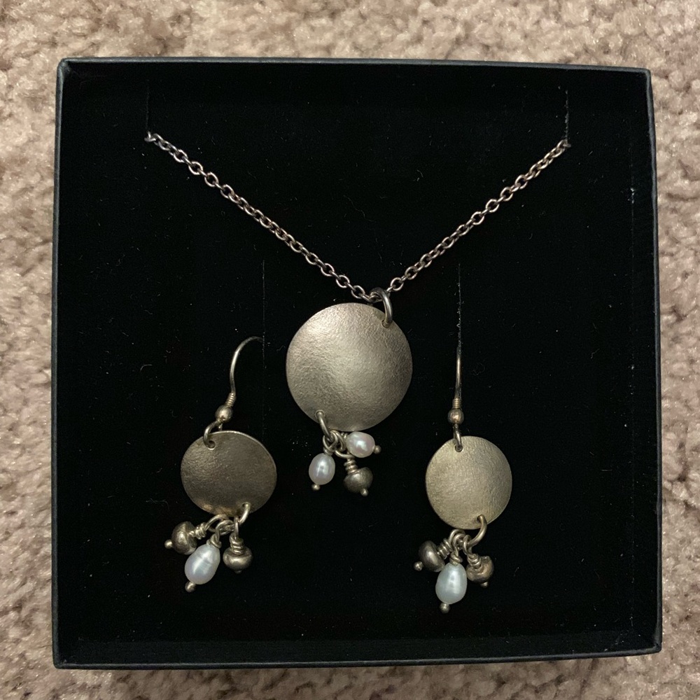 NEW Necklace & Earring Set